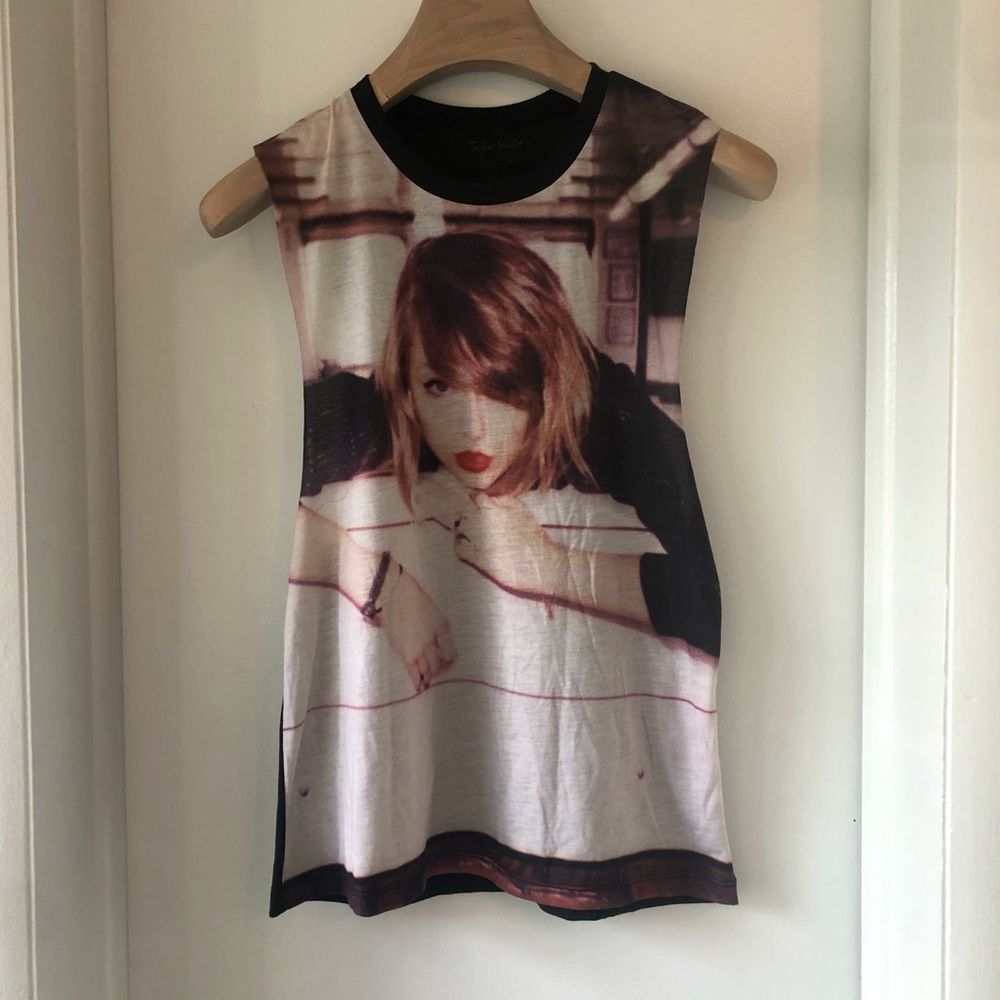 NWOT Taylor Swift Cutaway Concert Tank